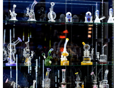 What is a bong? The history of the emergence of a miracle device